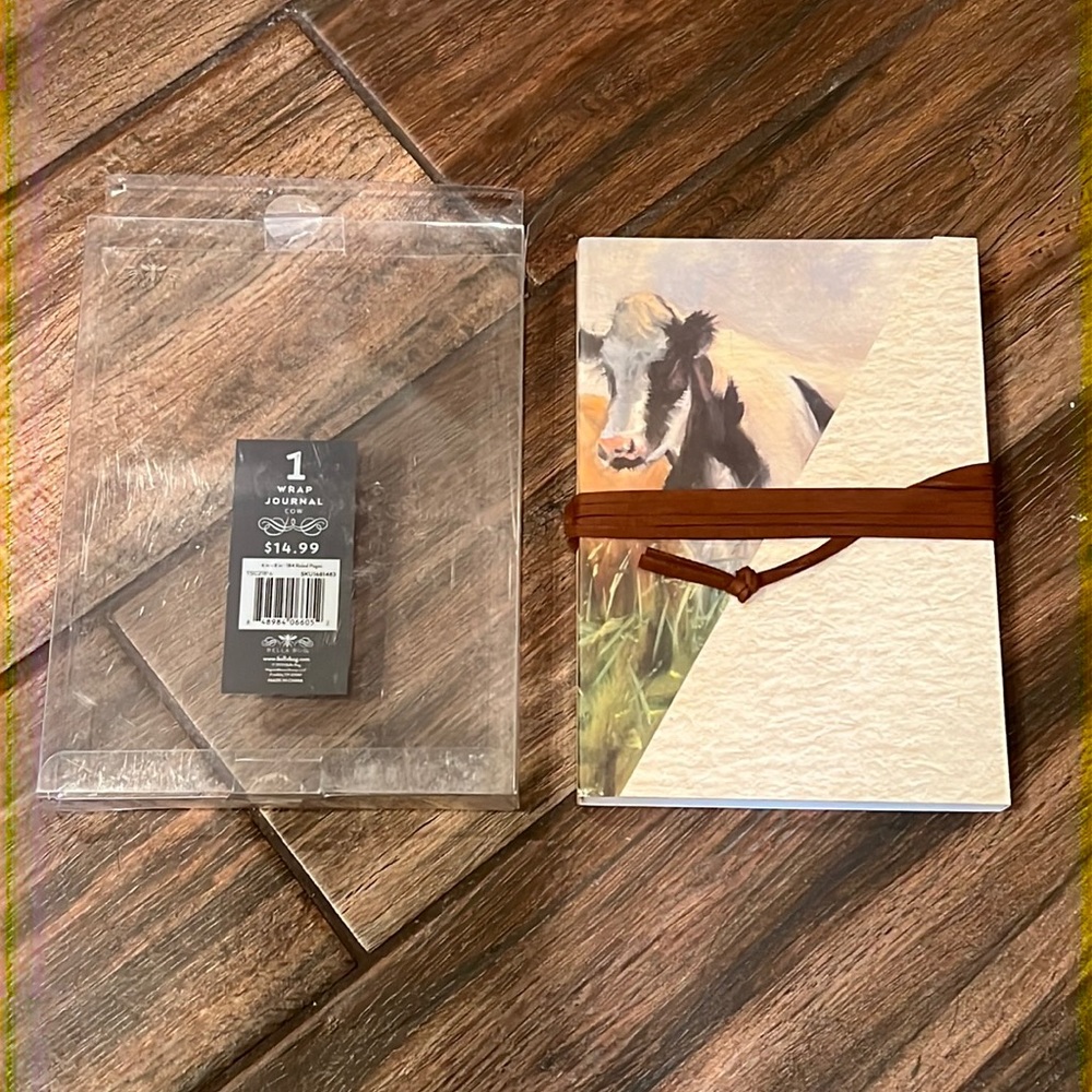 🐄 NWT Bella Bug brand Cow Wrap Journal
